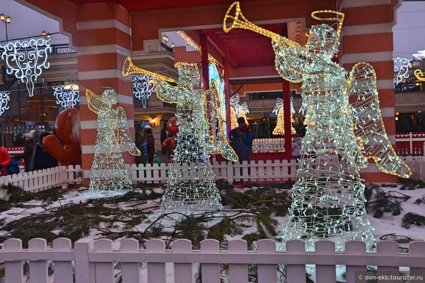 Бесплатная зона новогоднего городка на Кремлевской набережной
