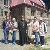 Туристов встретил настоятель храма Иконы Казанской Божьей матери Виктор