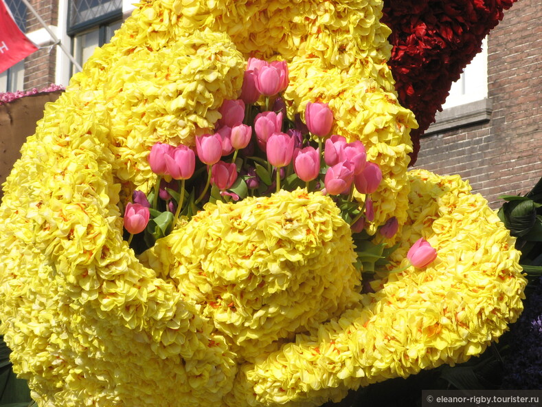 Нидерланды, парад цветов Bloemencorso  в Харлеме, 2011 год (видеозарисовка)