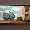 Картина Рене Магритта в Зрительница у работы Клода Моне экспозиции выставки 