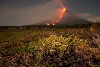 Около 60 тысяч человек эвакуированы на Филиппинах из-за извержения вулкана