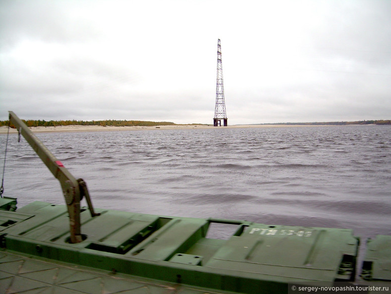 Вид на Пур с понтонного моста © Сергей Новопашин, 2006