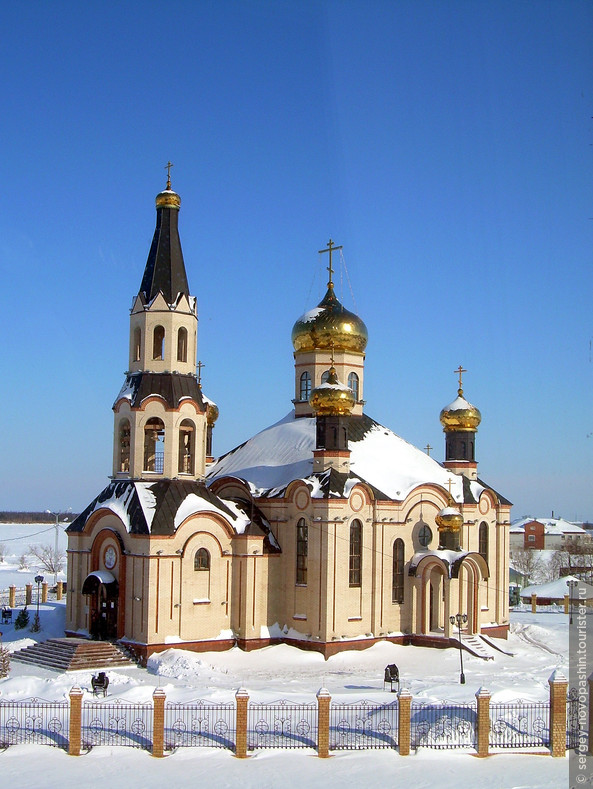 Свято-Никольский храм  в снегу, г.Тарко-Сале © Сергей Новопашин, 2008