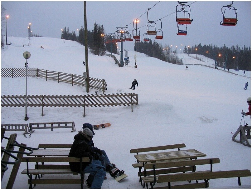 В Финляндию, кататься на снегоходах!