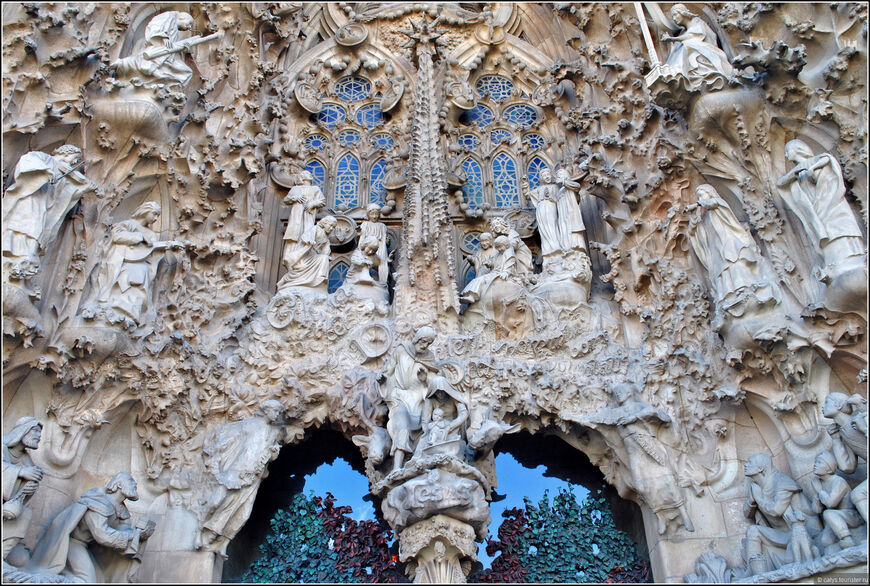 Храм Саграда Фамилия (Собор Святого Семейства) в Барселоне