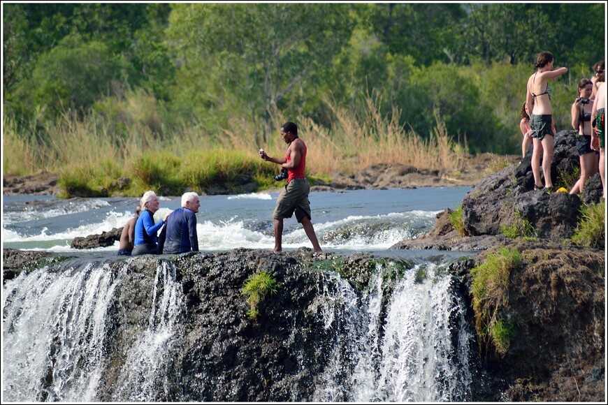 Водопад Виктория, или как нас не пустили в Замбию
