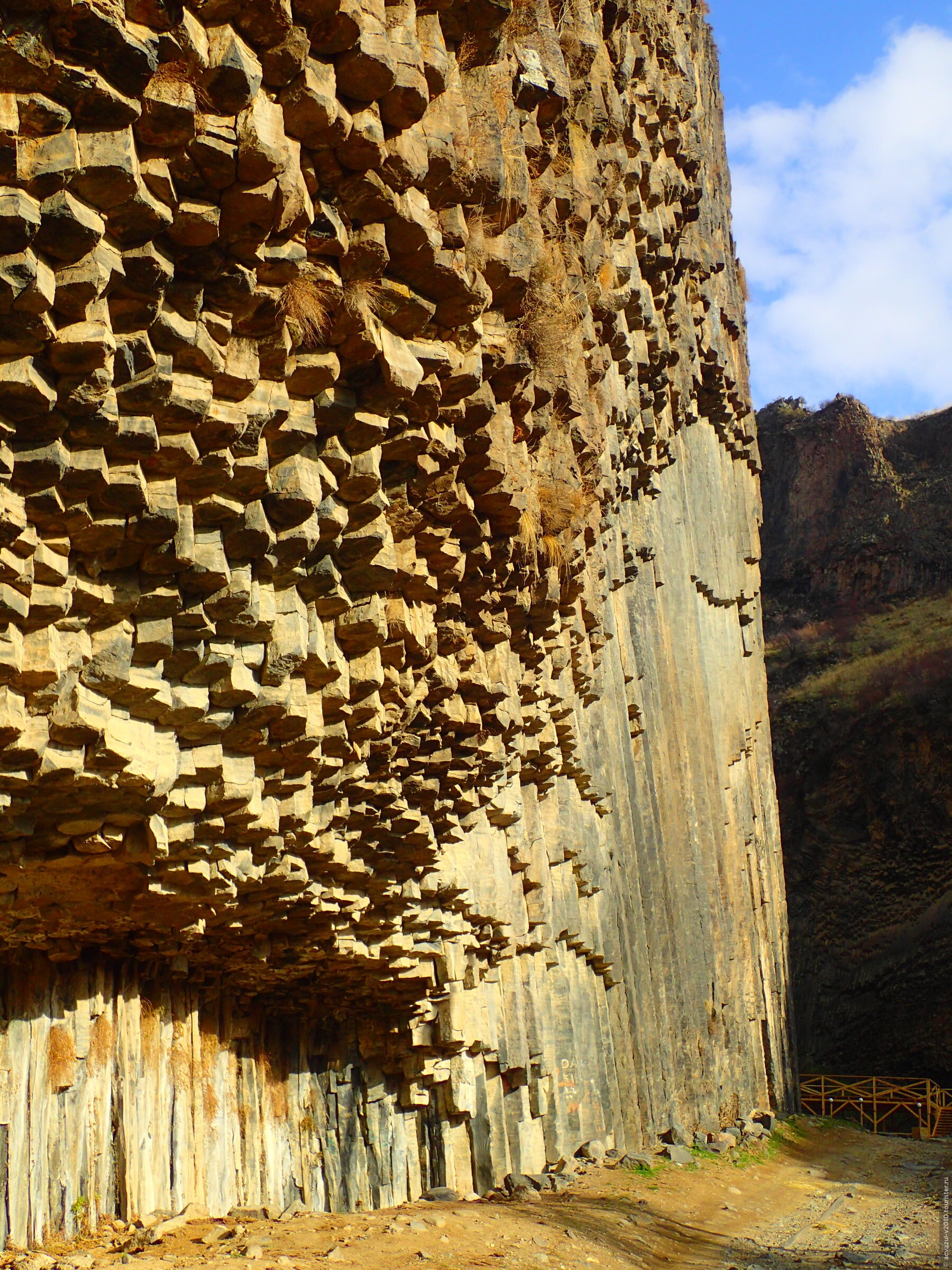 Камни в армении