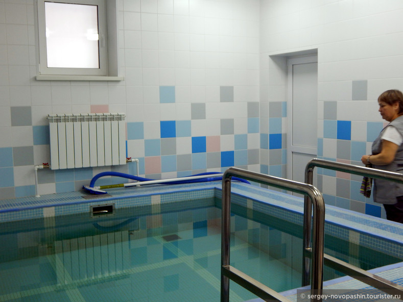 К услугам гостей санатория радоновые ванны, бассейн. Фото © Новопашин С.А., 2018