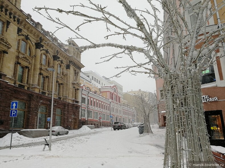 Снегопады столетия в Париже и Москве