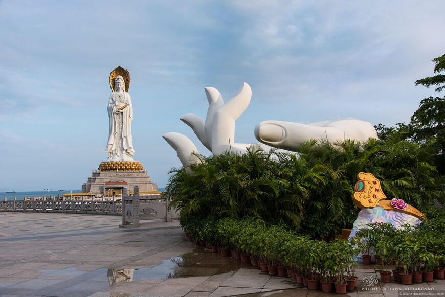 Статуя богини Гуань Инь в Санье