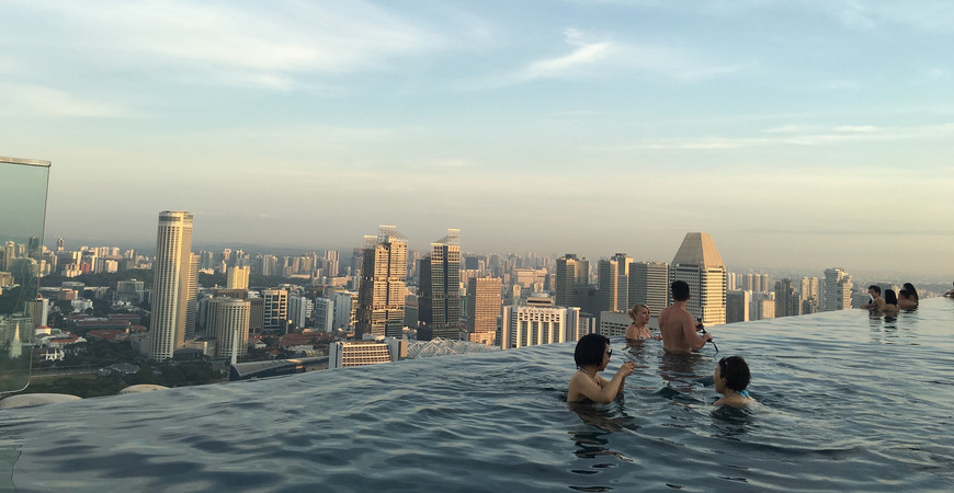 Бассейн на крыше в Сингапуре