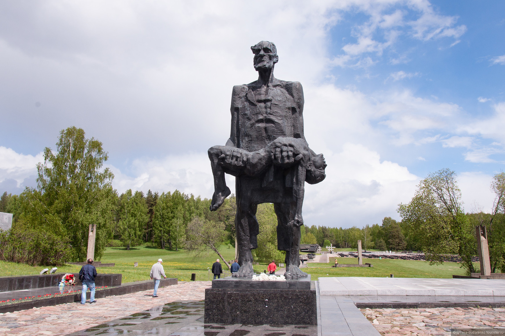 Картинки хатынь мемориальный комплекс