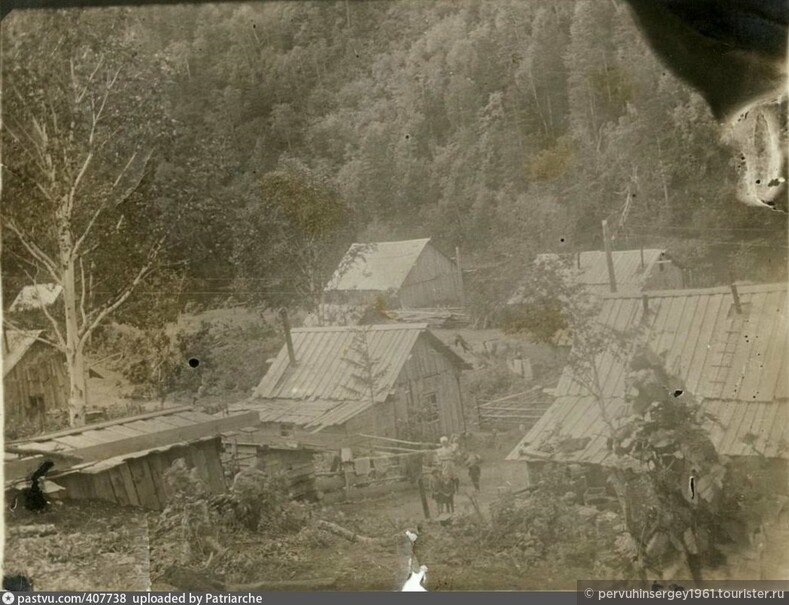Первые дома поселенцев в урочище Агнево, 1935. Источник: https://pastvu.com