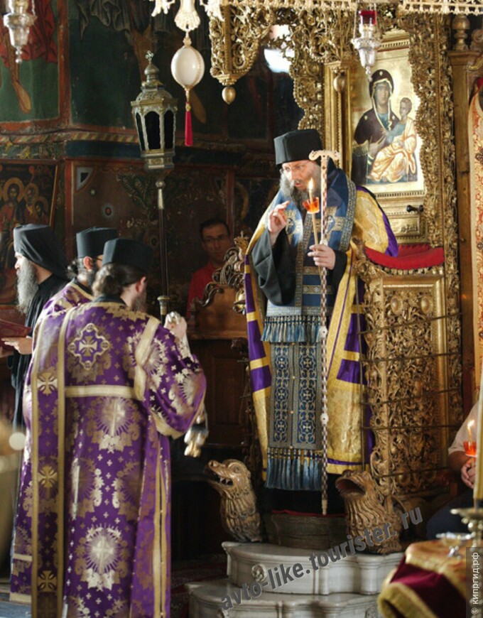 Игумен монастыря Махера архимандрит Арсений.