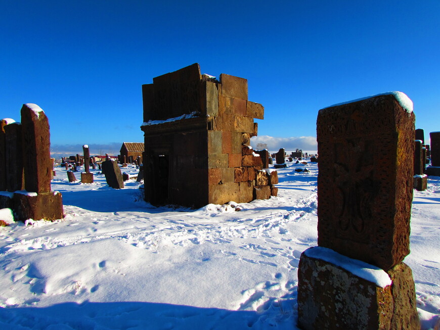 Самое большое кладбище хачкаров в мире. Норатус