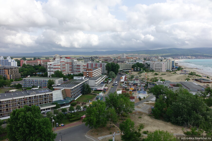 Вид с нашего балкона на город.