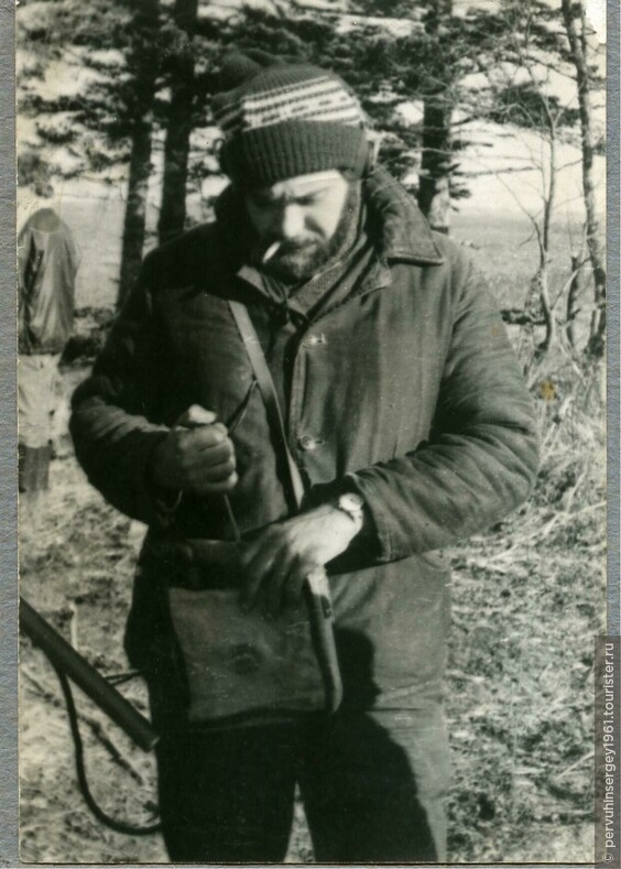Ноябрь 1989 года. Александр Челноков. Настойка миноискателя ИМП-6. Фото из архива ЮС МОО Франтирер