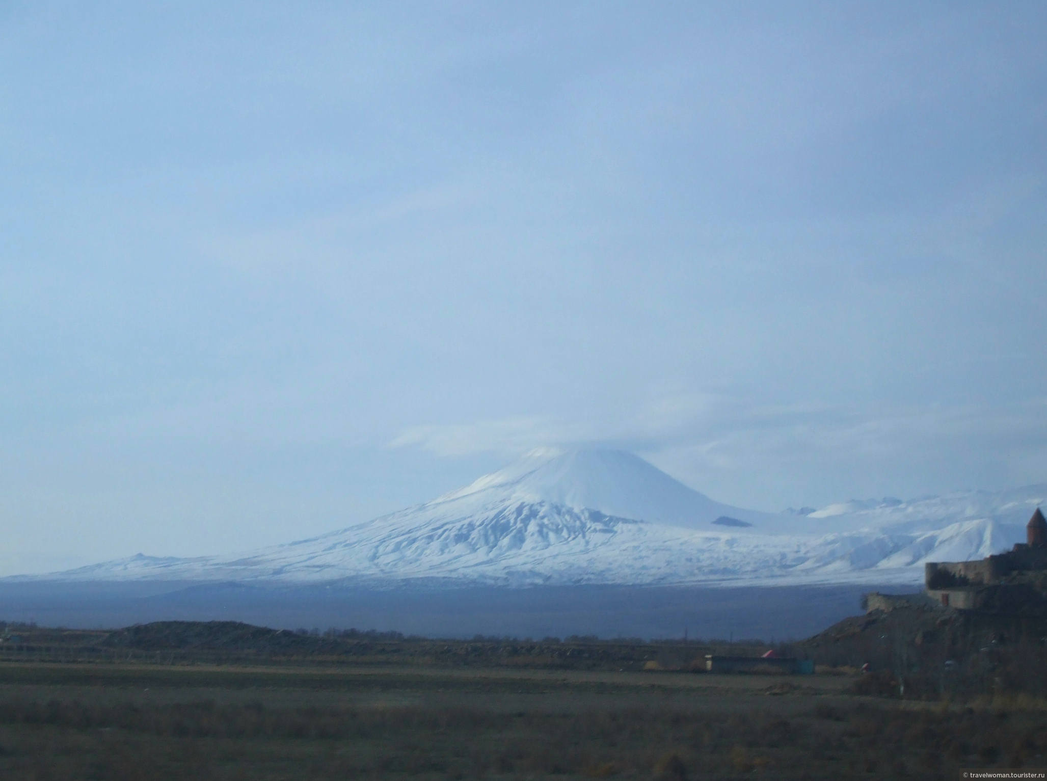 Эльбрус действует или нет. Эльбрус потухший вулкан. Арарат и Вирап. Арарат гора или Эльбрус. Казахские горы.