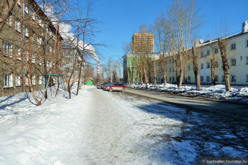 Дворами Ленинского района г.Новосибирска