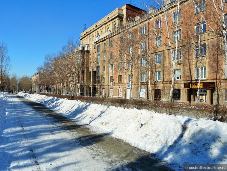 Дворами Ленинского района г.Новосибирска