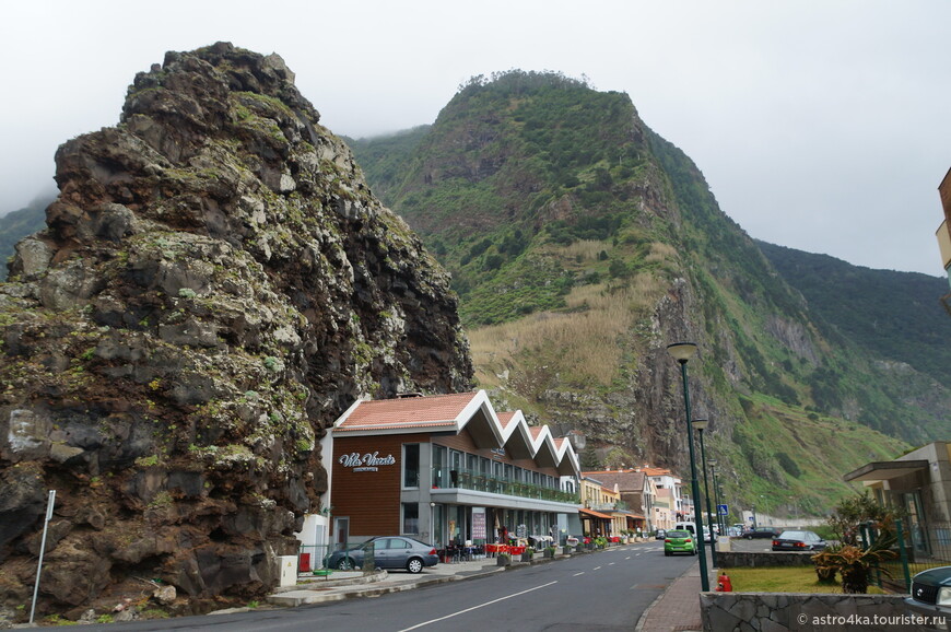 Мадейра. На стекле над обрывом; лавовые бассейны и треугольные цветные домики