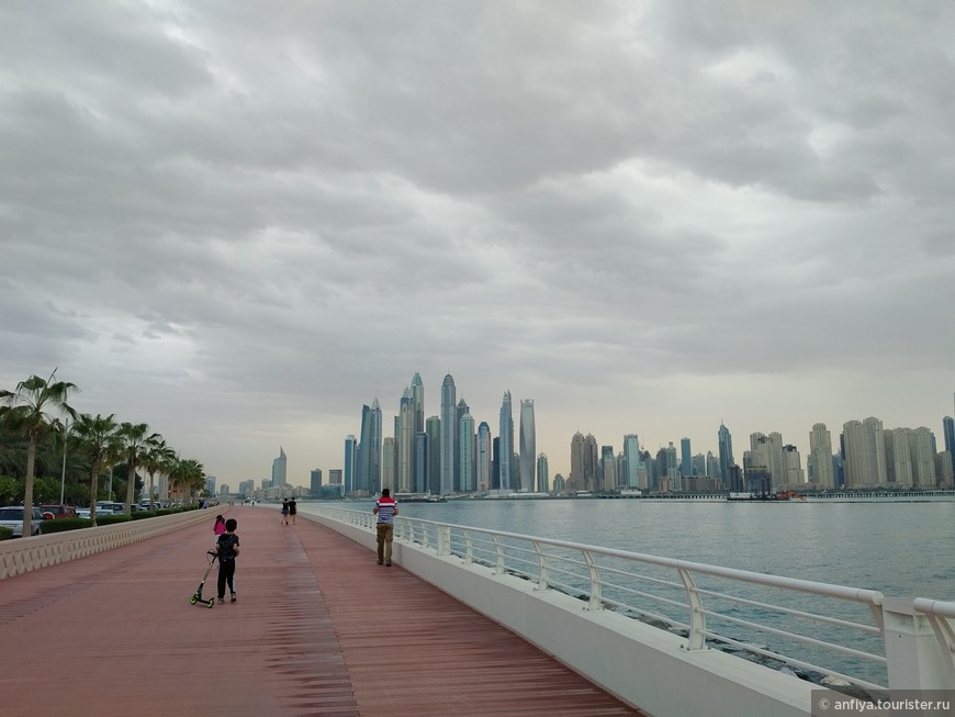 Вид на Дубай Марина со стороны Джумейры

