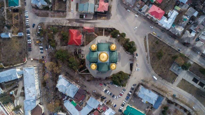 Вид на главный собор Кисловодска с высоты птичьего полета