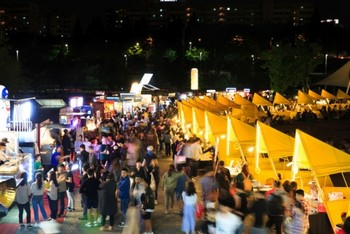Ночной рынок в Сеуле открыл новый сезон