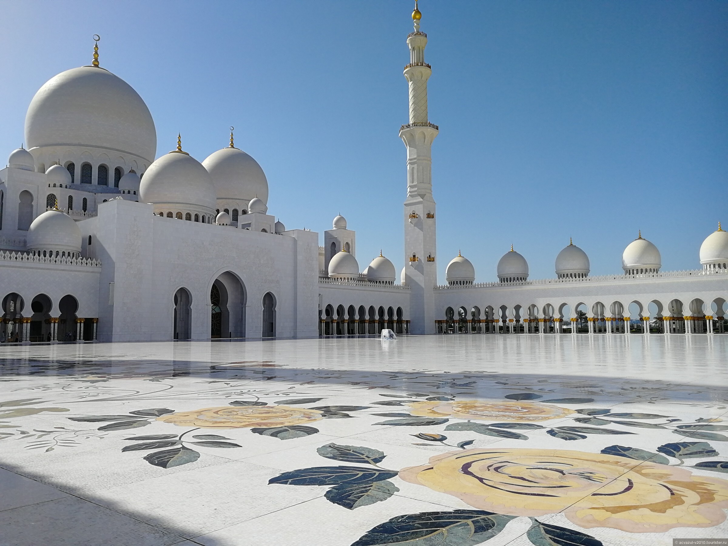 Абу Даби из Дубаи мечеть