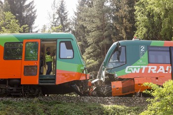 В Чехии столкнулись два пассажирских поезда: 14 раненых 