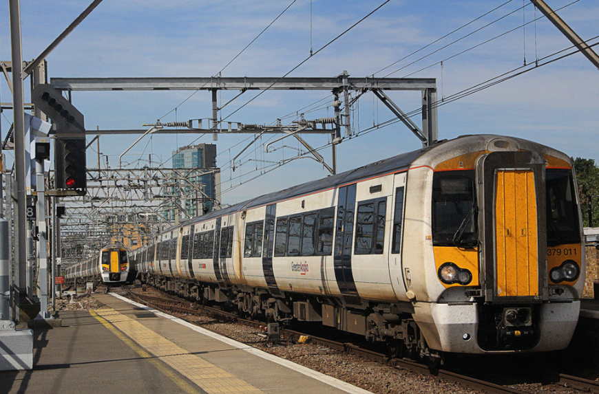 Поезд Stansted Express