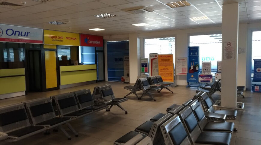 Зал ожидания в аэропорту Газипаша