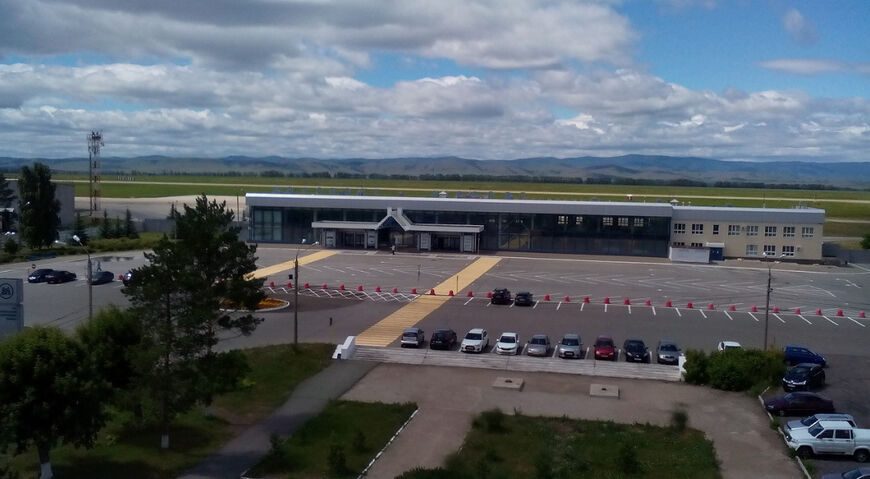Открытая парковка в аэропорту Магнитогорск 
