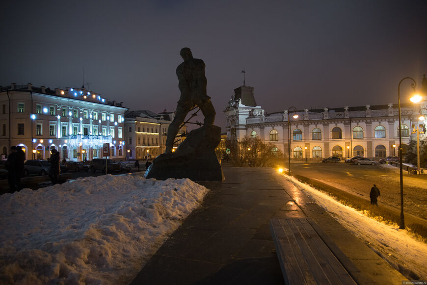 Памятник Мусе Джалилю и Национальный музей, Казань