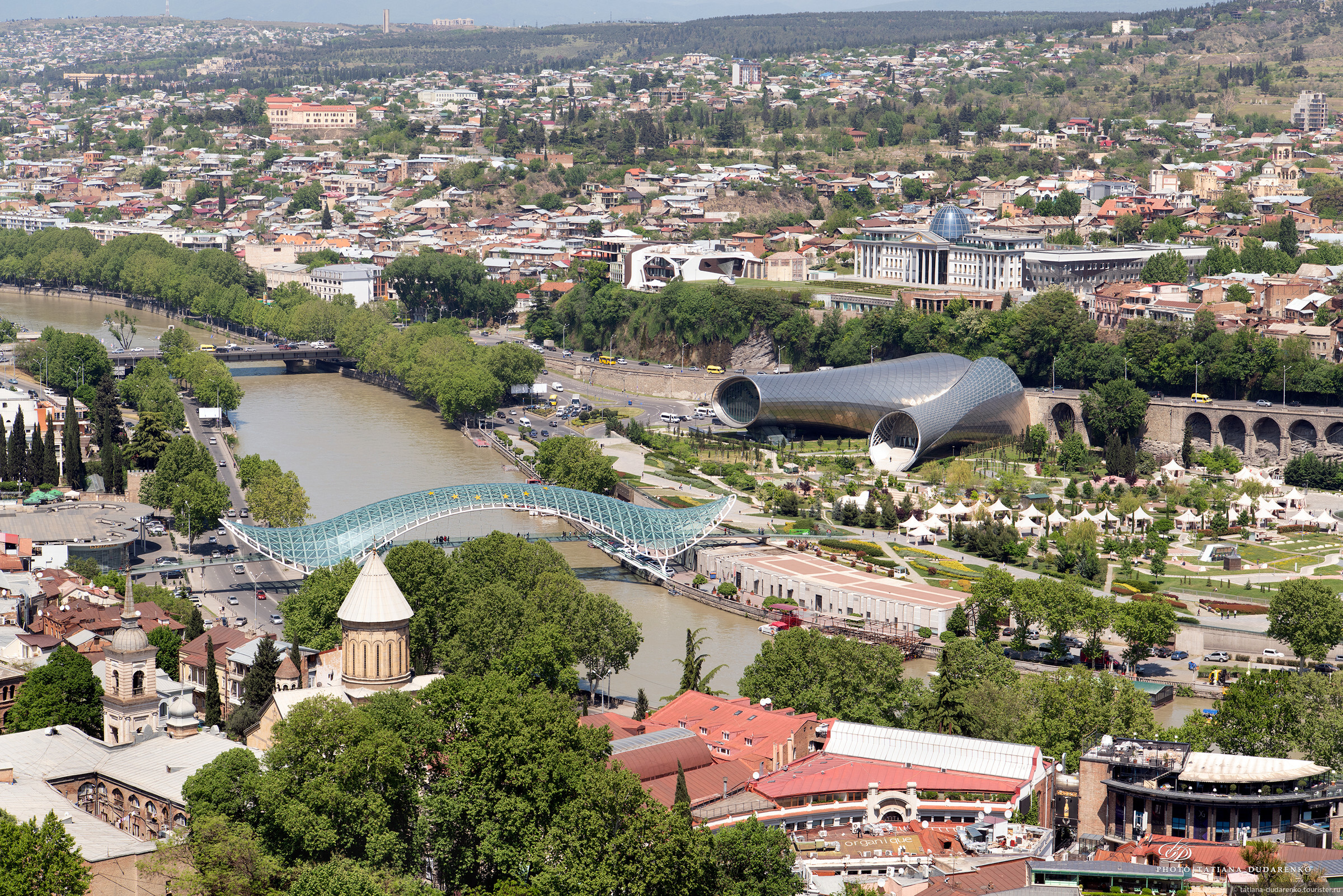 Погода в тбилисской сегодня. Тбилиси Пески. Майский уежаюуть Тбилиси. Тбилиси климат. Тбилиси фото города 2023.