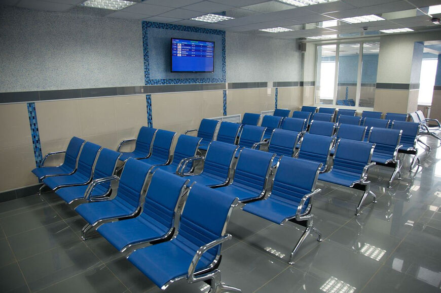 Зал ожидания аэропорта Кирова