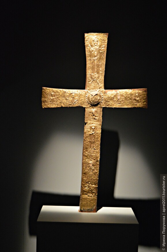 Православный крест - экспонат музея