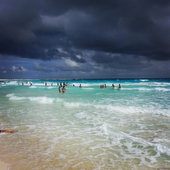 Туристов предупредили о последствиях шторма Альберто в США, Мексике и на Кубе
