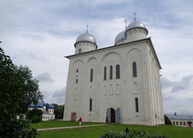 Древние соборы Свято-Юрьева монастыря