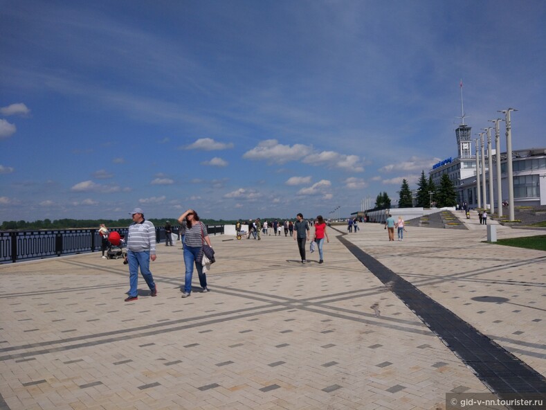 В Нижнем Новгороде открылась обновленная Нижне-Волжская набережная