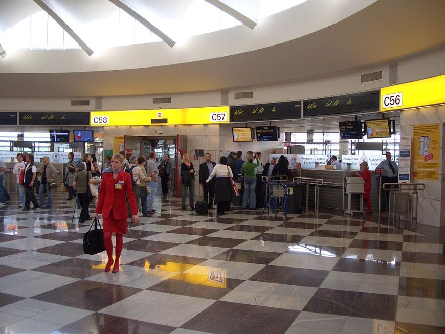 Выходы на посадку Зала C, обслуживают преимущественно рейсы в Шенгенскую зону