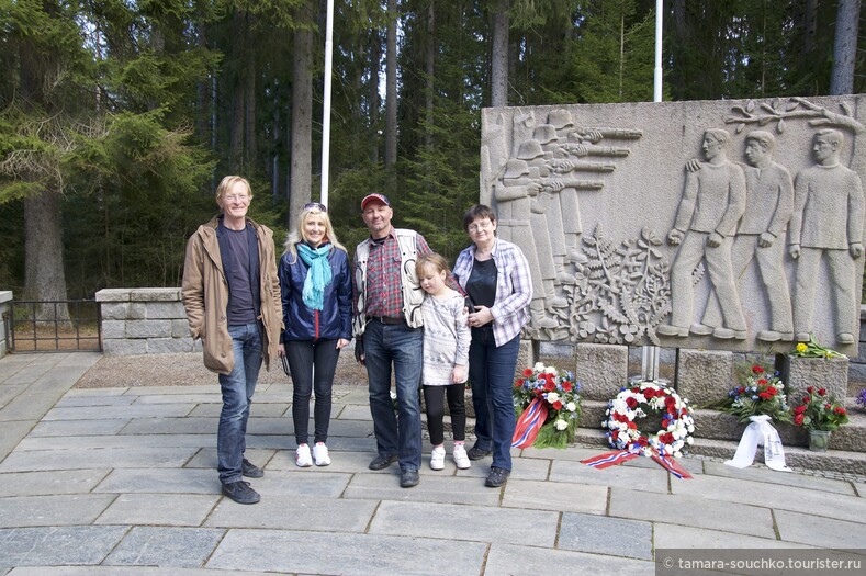 Памятник  расстрелянным военнопленным в Фауске
