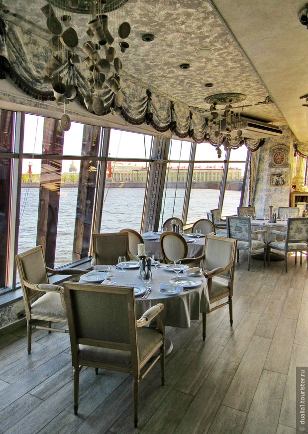 Ресторан с панорамным видом на Неву