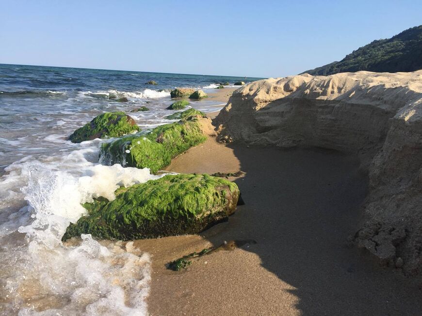 Пляж Иракли (Irakli Beach)