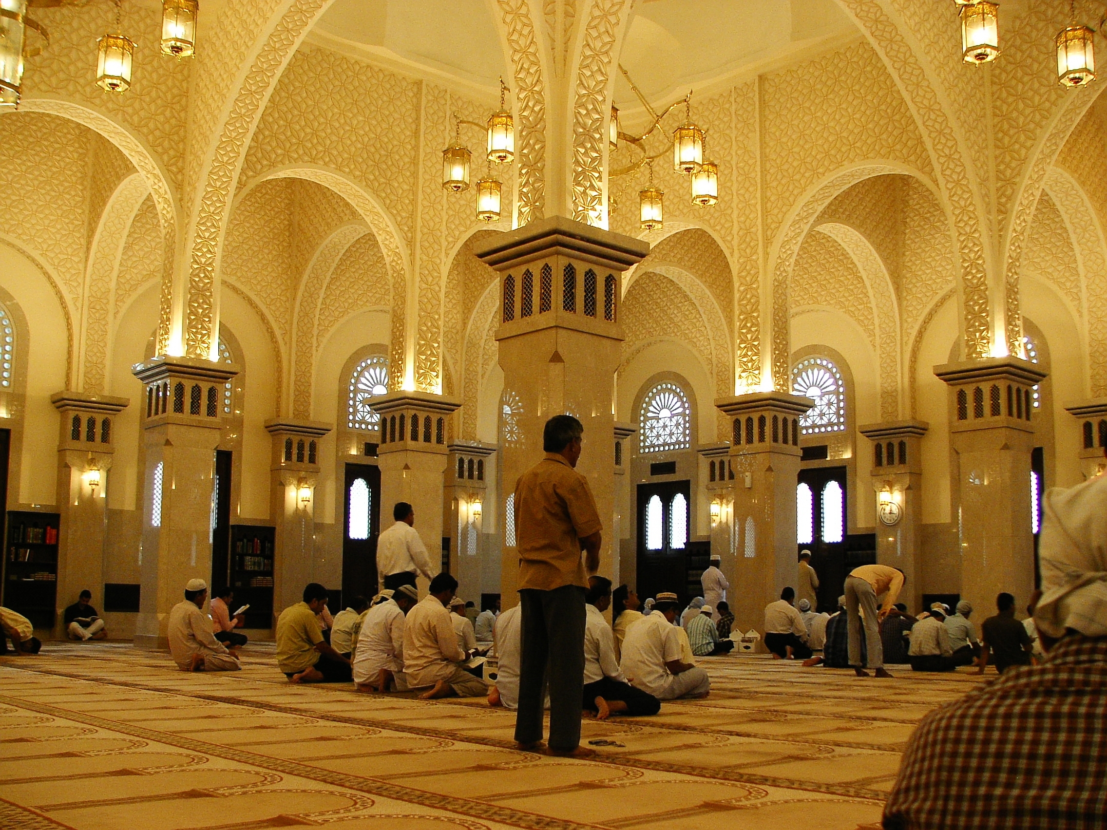 Дубай ураза. Jumeirah мечеть. Jumeirah Mosque Дубай. Мечеть Джумейра Шарджа. Мечеть Джумейра и культурный центр шейха Мохаммеда.