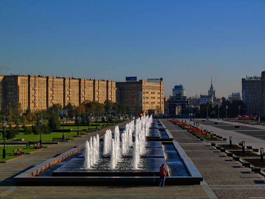 Вид на Кутузовский проспект от Центрального музея ВОВ