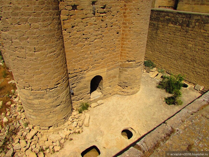 Есенин в Азербайджане и принципиальный гид крепости Мардакяны