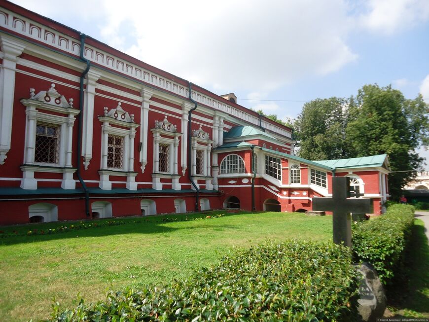 Богородице-Смоленский Новодевичий монастырь в Москве