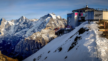 В Швейцарии из-за поломки фуникулёра на горе застряли 400 туристов 