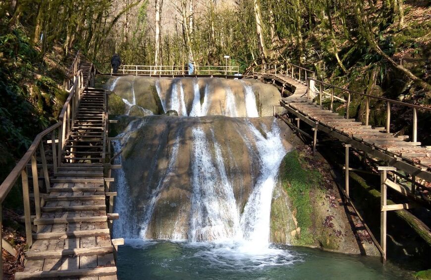 33 водопада в Сочи